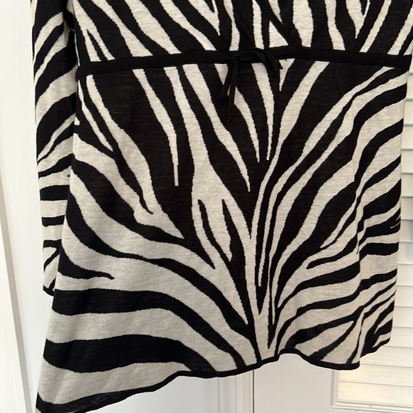 Michael Kors zebra long sleeve blouse - Picture 5 of 8